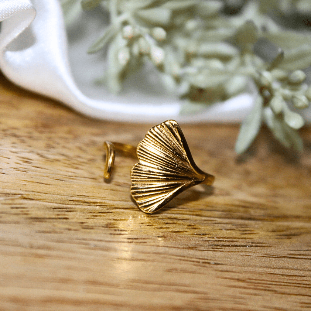 Siren's embrace ring