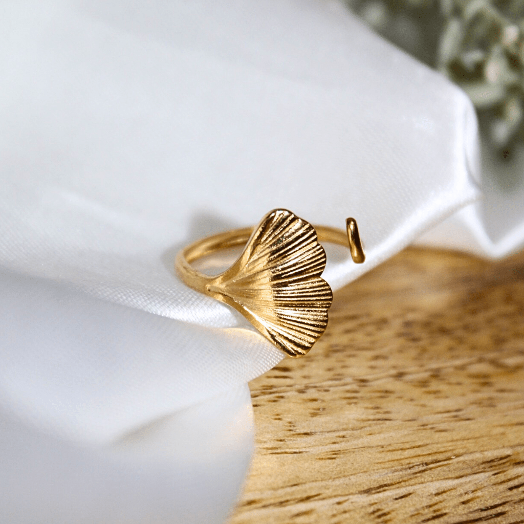 Siren's embrace ring