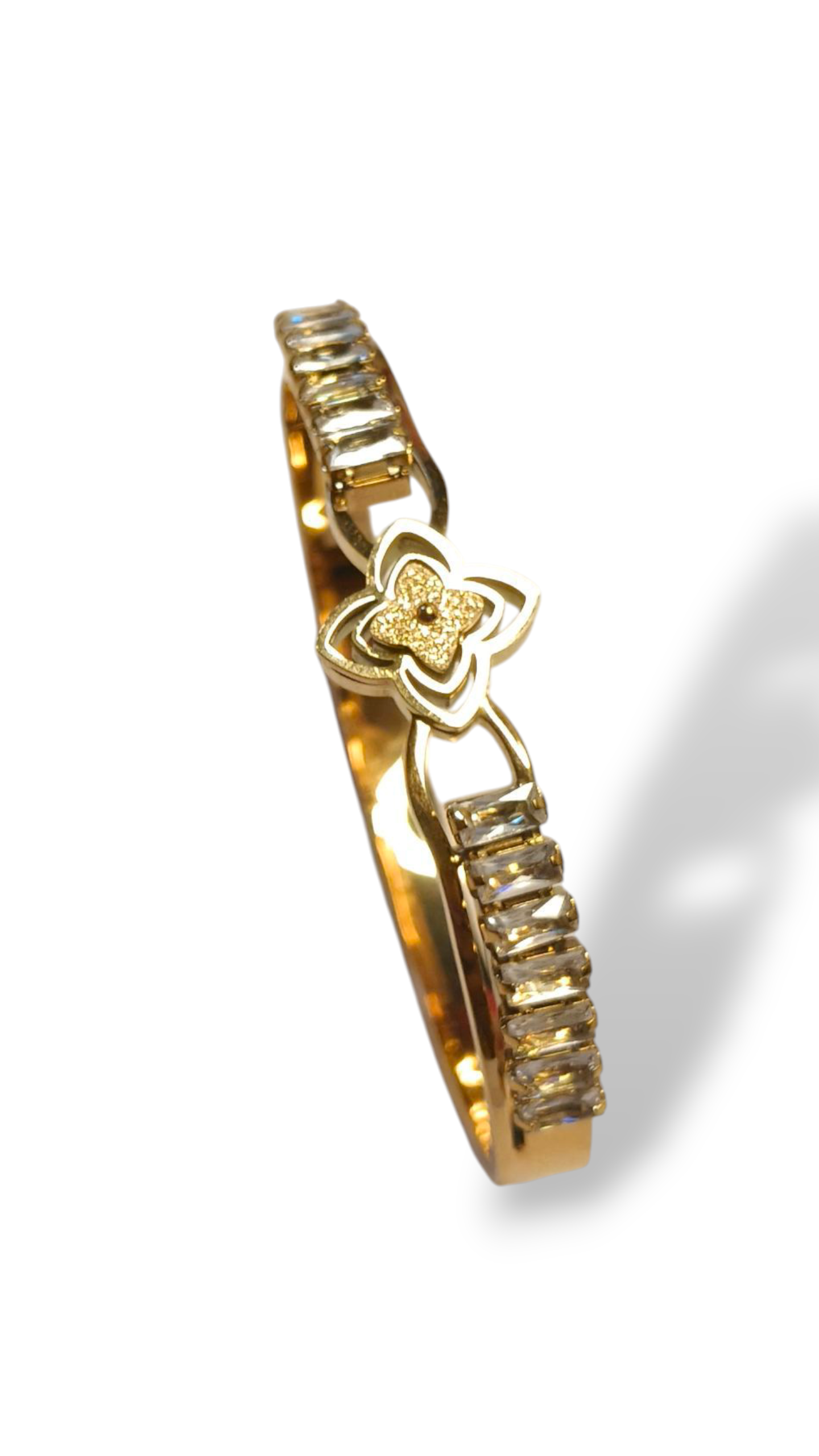 Stone Petal clover bracelet